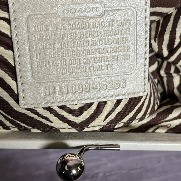 Coach Natalie Tea Rose Straw Kisslock Clutch Wristlet - Picture 12 of 13